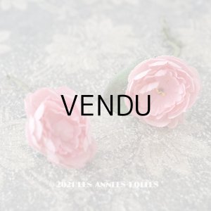 画像: アンティーク 薔薇の布花 2輪のセット 淡いピンク