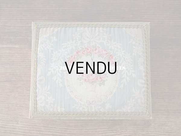 画像2: 1900年代 アンティーク 薔薇の花かご＆花とリボンのガーランド　カルトナージュボックス 淡いブルー (2)
