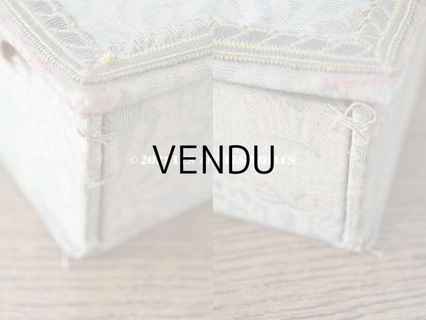 画像6: 1900年代 アンティーク 薔薇の花かご＆花とリボンのガーランド　カルトナージュボックス 淡いブルー (6)