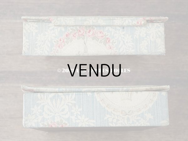 画像4: 1900年代 アンティーク 薔薇の花かご＆花とリボンのガーランド　カルトナージュボックス 淡いブルー (4)