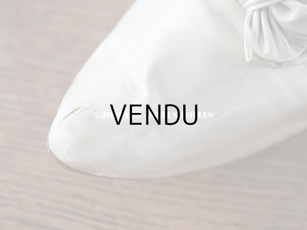 画像7: 1900年代 アンティーク リボンが結ばれた ウェディング シューズ オフホワイトのシルクサテン (7)