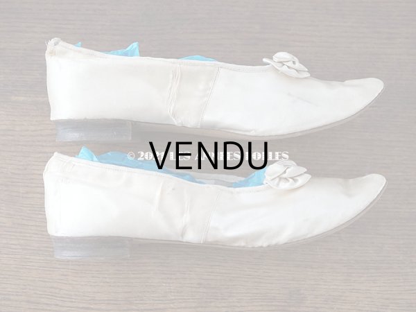 画像4: 1900年代 アンティーク リボンが結ばれた ウェディング シューズ オフホワイトのシルクサテン (4)