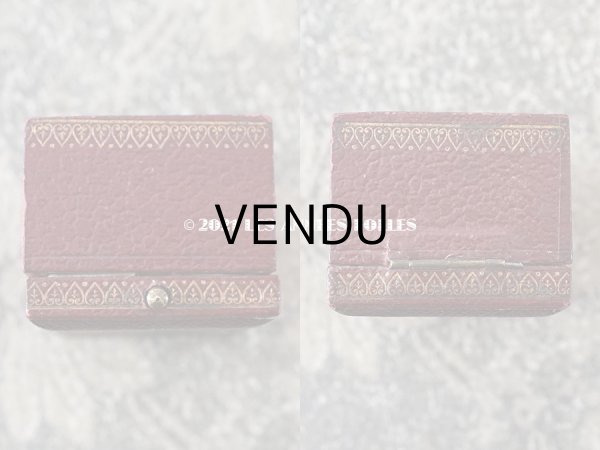 画像3: 19世紀末 アンティーク 本革製 リングボックス イニシャル入り EP　ジュエリーボックス 金彩入り ボルドー (3)