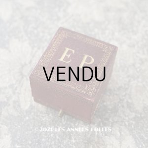 画像: 19世紀末 アンティーク 本革製 リングボックス イニシャル入り EP　ジュエリーボックス 金彩入り ボルドー
