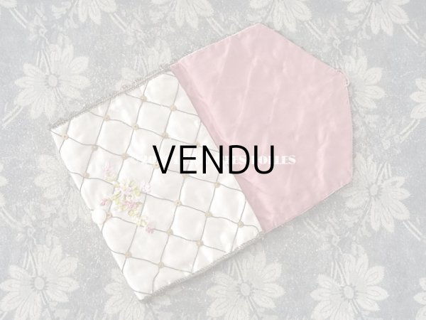 画像3: アンティーク シルク製 リボン刺繍の小さなポシェット 裁縫道具入れ (3)