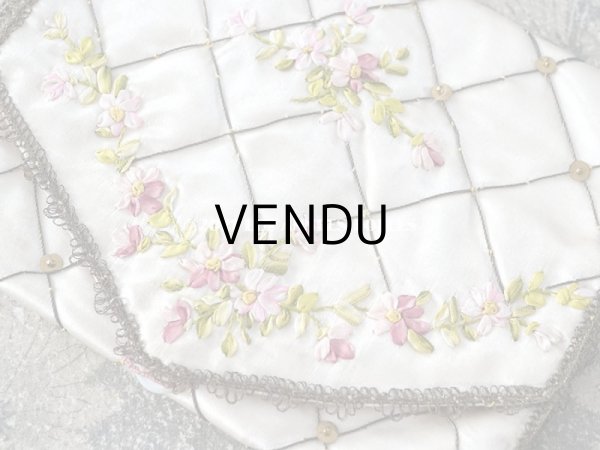 画像12: アンティーク シルク製 リボン刺繍の小さなポシェット 裁縫道具入れ (12)