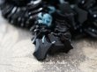 画像1: アンティーク フレンチジェット エンブレム型 ビーズ カット入り 11×13mm 約24ピース  (1)