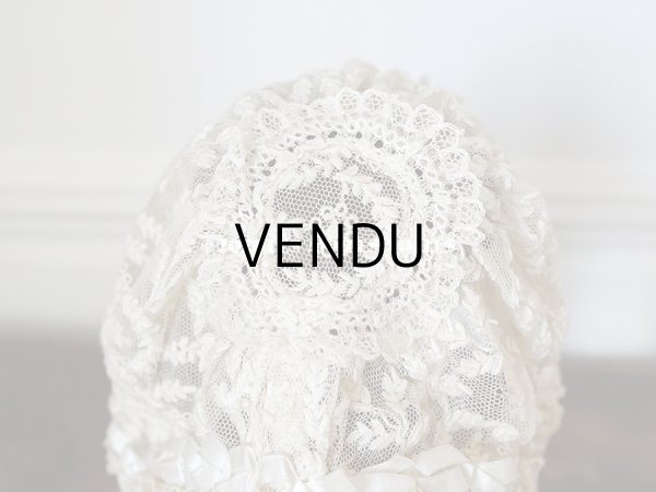 画像8: アンティーク ドール用 小さなボネ オフホワイトのシルクリボン＆手刺繍・手編みのレース (8)