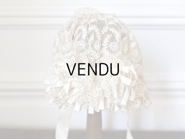 画像11: アンティーク ドール用 小さなボネ オフホワイトのシルクリボン＆手刺繍・手編みのレース (11)