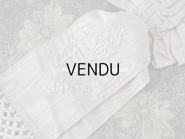 画像4: 1900年代 アンティーク とても小さな腕章 初聖体 グレイッシュピンク シルク製 (4)