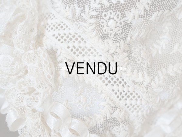 画像14: アンティーク ドール用 小さなボネ オフホワイトのシルクリボン＆手刺繍・手編みのレース (14)