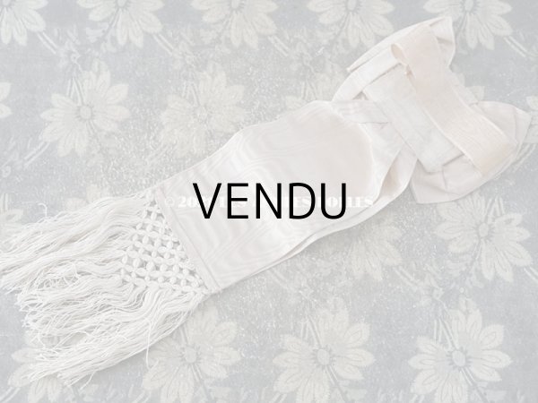 画像6: 1900年代 アンティーク とても小さな腕章 初聖体 グレイッシュピンク シルク製 (6)