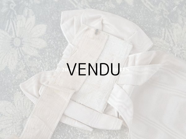 画像7: 1900年代 アンティーク とても小さな腕章 初聖体 グレイッシュピンク シルク製 (7)