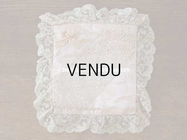 画像5: アンティーク リボンが結ばれたハンキーケース　ポシェット ピンク レース付き (5)