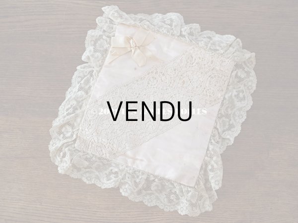 画像4: アンティーク リボンが結ばれたハンキーケース　ポシェット ピンク レース付き (4)