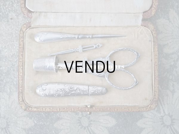 画像4: 1900年代 アンティーク シルバー製 ヤドリギの裁縫道具セット  (4)