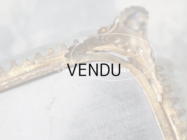 画像13: 19世紀末 アンティーク ジュエリーボックス スモーキーブルーのクッション シルク製 ロカイユ装飾の脚 (13)