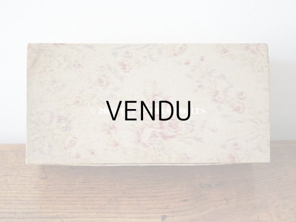 画像4: 【11周年セール対象外】 1900年代 アンティーク 薄紫色のリボン & 薔薇のガーランド  カルトナージュボックス　グローブ入れ チェストの引き出し　GANTS (4)