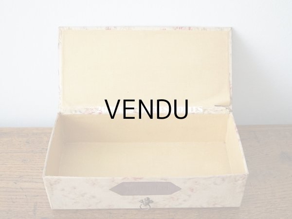 画像9: 【11周年セール対象外】 1900年代 アンティーク 薄紫色のリボン & 薔薇のガーランド  カルトナージュボックス　ハンカチ入れ チェストの引き出し　MOUCHOIR (9)