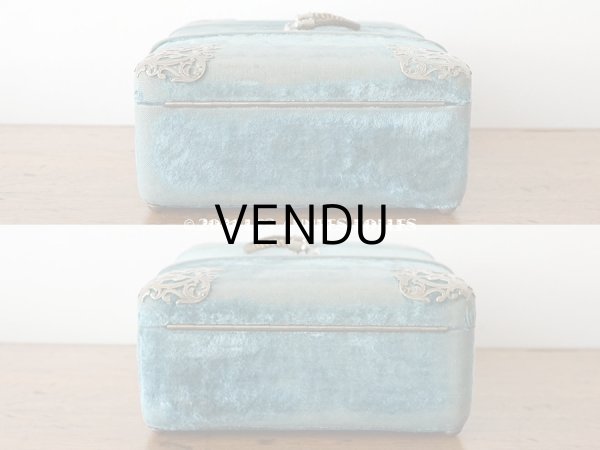 画像16: 【11周年セール対象外】 19世紀末 アンティーク ブルーのベルベットの裁縫箱  (16)