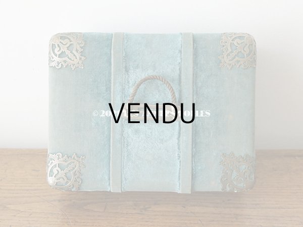 画像11: 【11周年セール対象外】 19世紀末 アンティーク ブルーのベルベットの裁縫箱  (11)