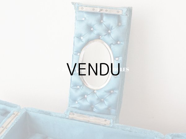 画像6: 【11周年セール対象外】 19世紀末 アンティーク ブルーのベルベットの裁縫箱  (6)