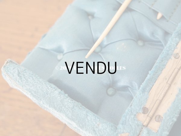 画像8: 【11周年セール対象外】 19世紀末 アンティーク ブルーのベルベットの裁縫箱  (8)