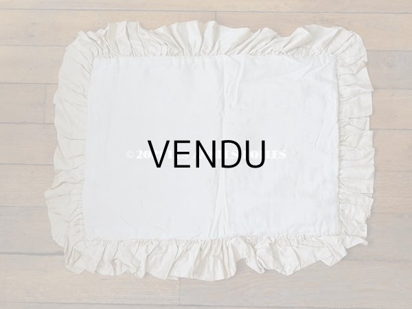 画像6: 【11周年セール対象外】 アンティーク  ベビー用 ベッドカバー オフホワイトのファー & ピンクベージュ  73.5×59.5cm (6)