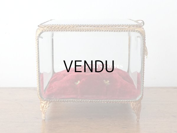 画像5: 【11周年セール対象外】 19世紀 アンティーク 大きなコフレ グローブ・ド・マリエ 天使＆薔薇のガーランドのオルモル 赤いベルベットのクッション (5)