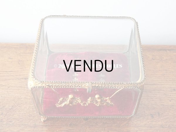 画像7: 【11周年セール対象外】 19世紀 アンティーク 大きなコフレ グローブ・ド・マリエ 天使＆薔薇のガーランドのオルモル 赤いベルベットのクッション (7)