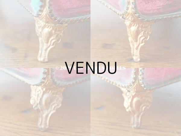 画像15: 【11周年セール対象外】 19世紀 アンティーク 大きなコフレ グローブ・ド・マリエ 天使＆薔薇のガーランドのオルモル 赤いベルベットのクッション (15)