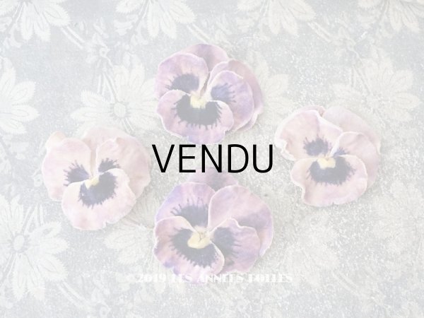 画像1: 【11周年セール対象外】 アンティーク  パンジーの布花 ベルベット コサージュ (1)