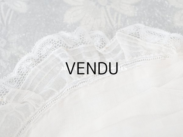 画像11: 【11周年セール対象外】 アンティーク  初聖体のオモニエール 淡いピンクのシルクリボン & 花刺繍入りレースのフリル (11)