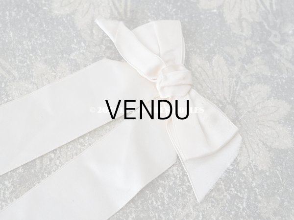 画像9: 【11周年セール対象外】 アンティーク  初聖体のオモニエール 淡いピンクのシルクリボン & 花刺繍入りレースのフリル (9)