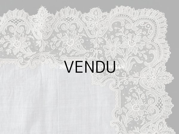 画像5: 19世紀 アンティーク ポワンドガーズのレース  結婚式のハンカチ モノグラムの刺繍入り 【 ポワン・ド・ガーズ 】 (5)