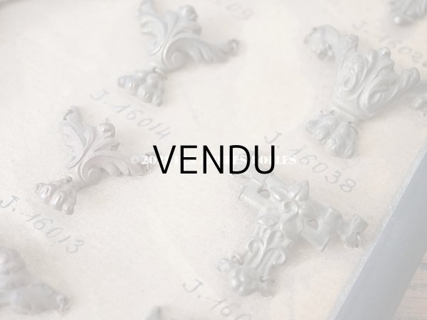 画像9: 1900年代 アンティーク  サンプラー ジュエリーボックスの脚 (9)