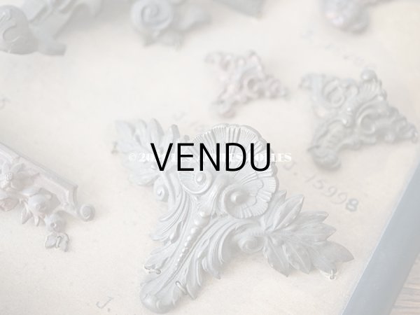 画像5: 1900年代 アンティーク  サンプラー ジュエリーボックスの脚 (5)