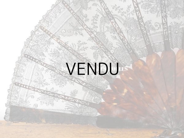 画像10: 1900年代 アンティーク 王冠付き フェザーのファン 箱付き　黒のシャンティーレース (10)