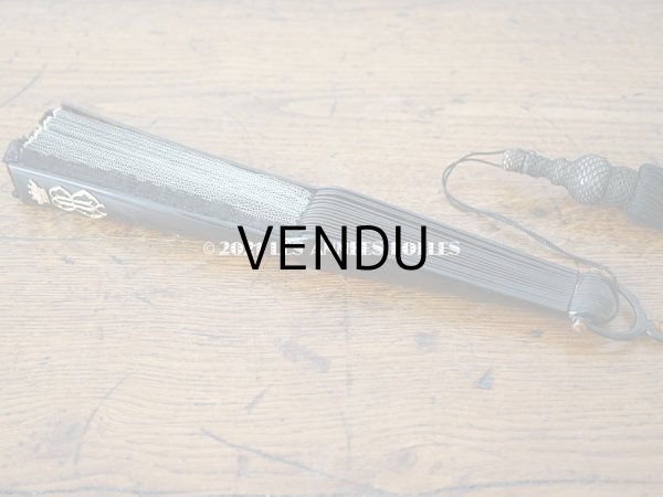 画像20: 1900年代 アンティーク 王冠付き フェザーのファン 箱付き　黒のシャンティーレース (20)