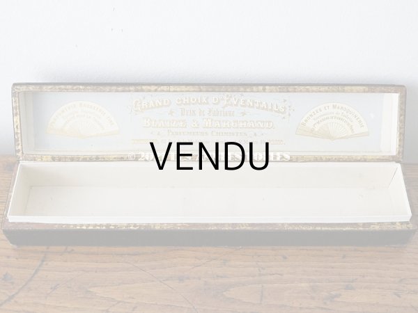 画像5: 1900年代 アンティーク 王冠付き フェザーのファン 箱付き　黒のシャンティーレース (5)