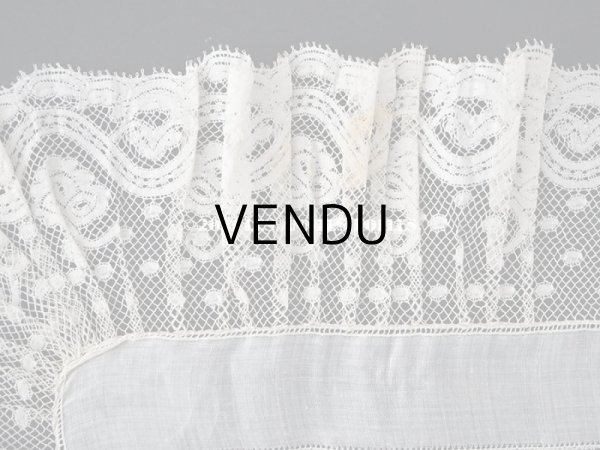 画像7: 未使用 19世紀 アンティーク  結婚式のハンカチ 王冠紋章 & プリーツ入り　手編みのヴァランシエンヌレース (7)