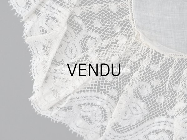 画像9: 未使用 19世紀 アンティーク  結婚式のハンカチ 王冠紋章 & プリーツ入り　手編みのヴァランシエンヌレース (9)