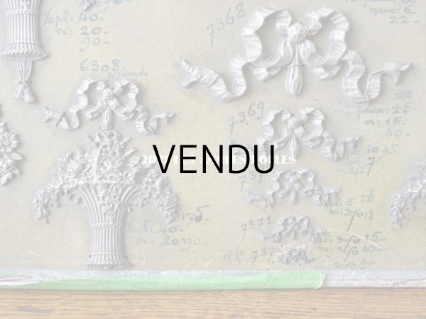 画像6: 1900年代 アンティーク  サンプラー ローズパニエ＆リボンのオーナメント メタル製 (6)