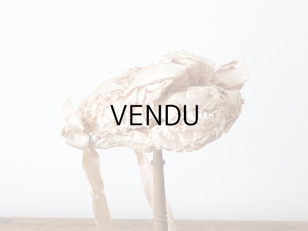 画像4: 19世紀末 アンティーク 小さなドールハット ピンクベージュのシルク製 ドール用 帽子 (4)