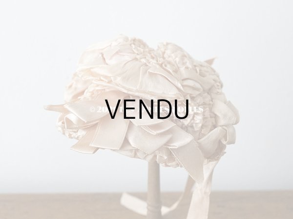 画像9: 19世紀末 アンティーク 小さなドールハット ピンクベージュのシルク製 ドール用 帽子 (9)