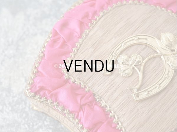 画像5: アンティーク レースの縁取り付き お菓子箱 四葉のクローバー (5)