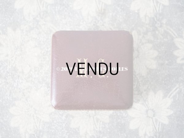 画像7: 1900年代 アンティーク 本革製 ジュエリーボックス ブレスレット用 金彩＆イニシャル入り MC ボルドー (7)