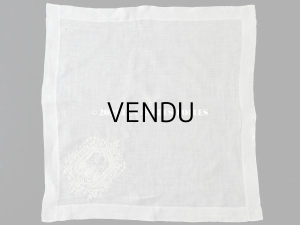 画像3: 19世紀 アンティーク  結婚式のハンカチ  モノグラム入り大きなメダイヨン (3)