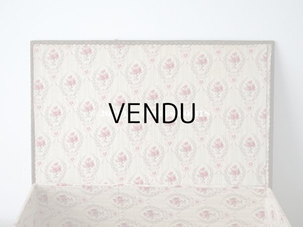 画像10: 1900年代 アンティーク ワイン色の薔薇のメダイヨン 大きなカルトナージュボックス 41×26×12.8cm (10)