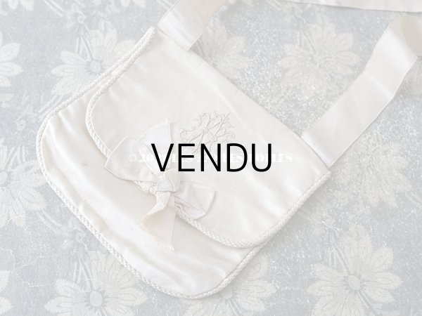 画像3: アンティーク モノグラム刺繍入り リボンが結ばれたオモニエール パウダーピンクのシルクサテン (3)